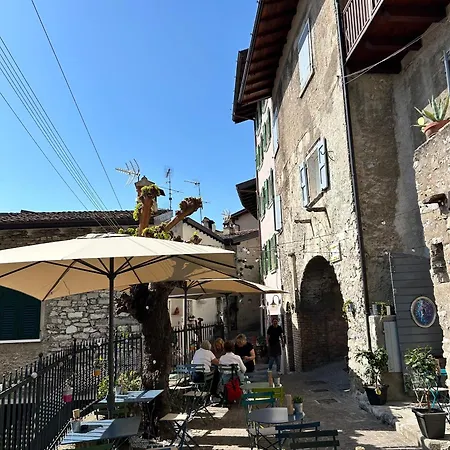 Aparthotel Al Castello Dei Limoni